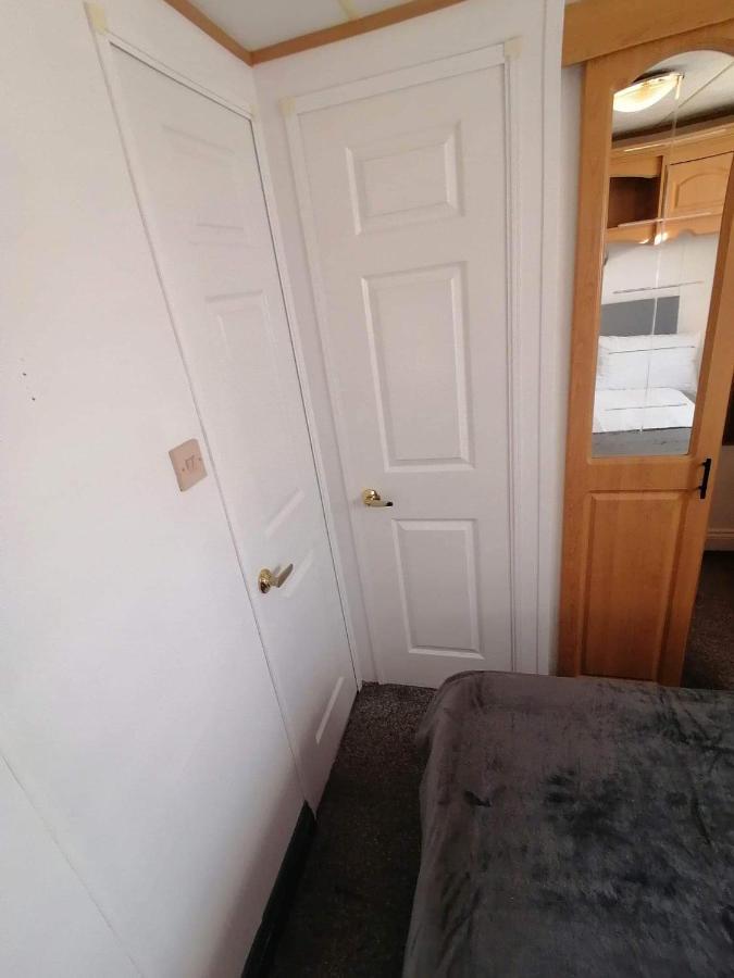 Cornwall Cornwall-Chapmanswell Caravan Holiday Park A30 B&B Bed And Breakfast #41 Лонсестон Екстер'єр фото