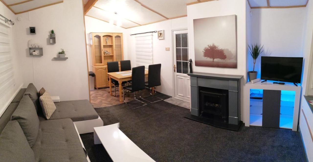 Cornwall Cornwall-Chapmanswell Caravan Holiday Park A30 B&B Bed And Breakfast #41 Лонсестон Екстер'єр фото